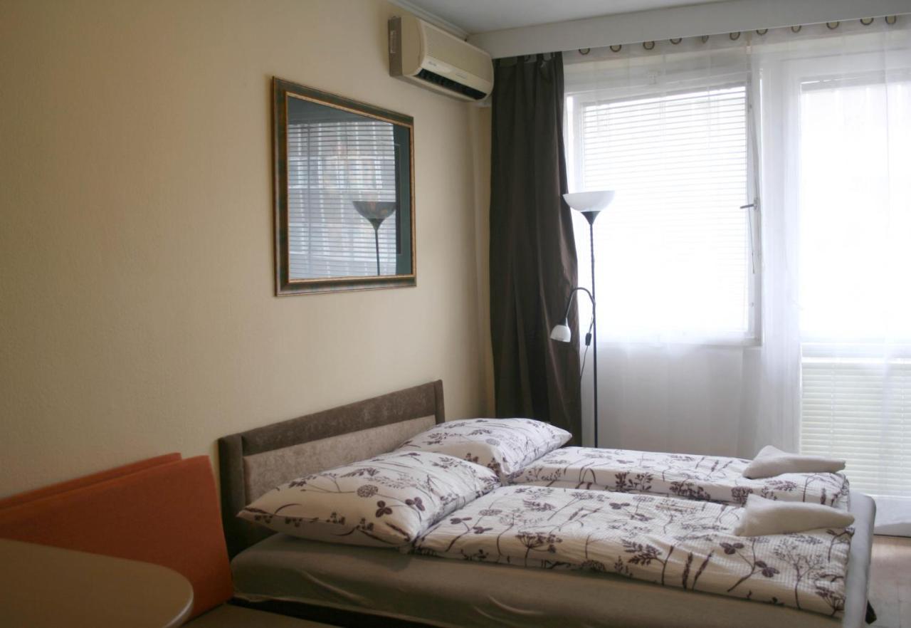 Victor Hugo Central Apartment บูดาเปสต์ ภายนอก รูปภาพ